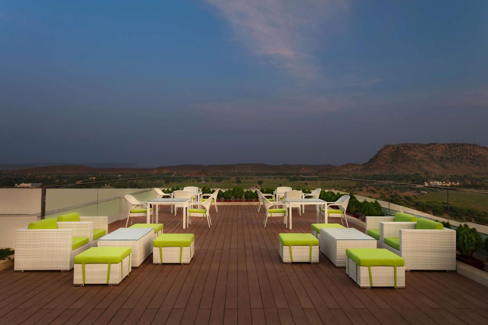 Doubletree By Hilton Jaipur Amer Exteriör bild