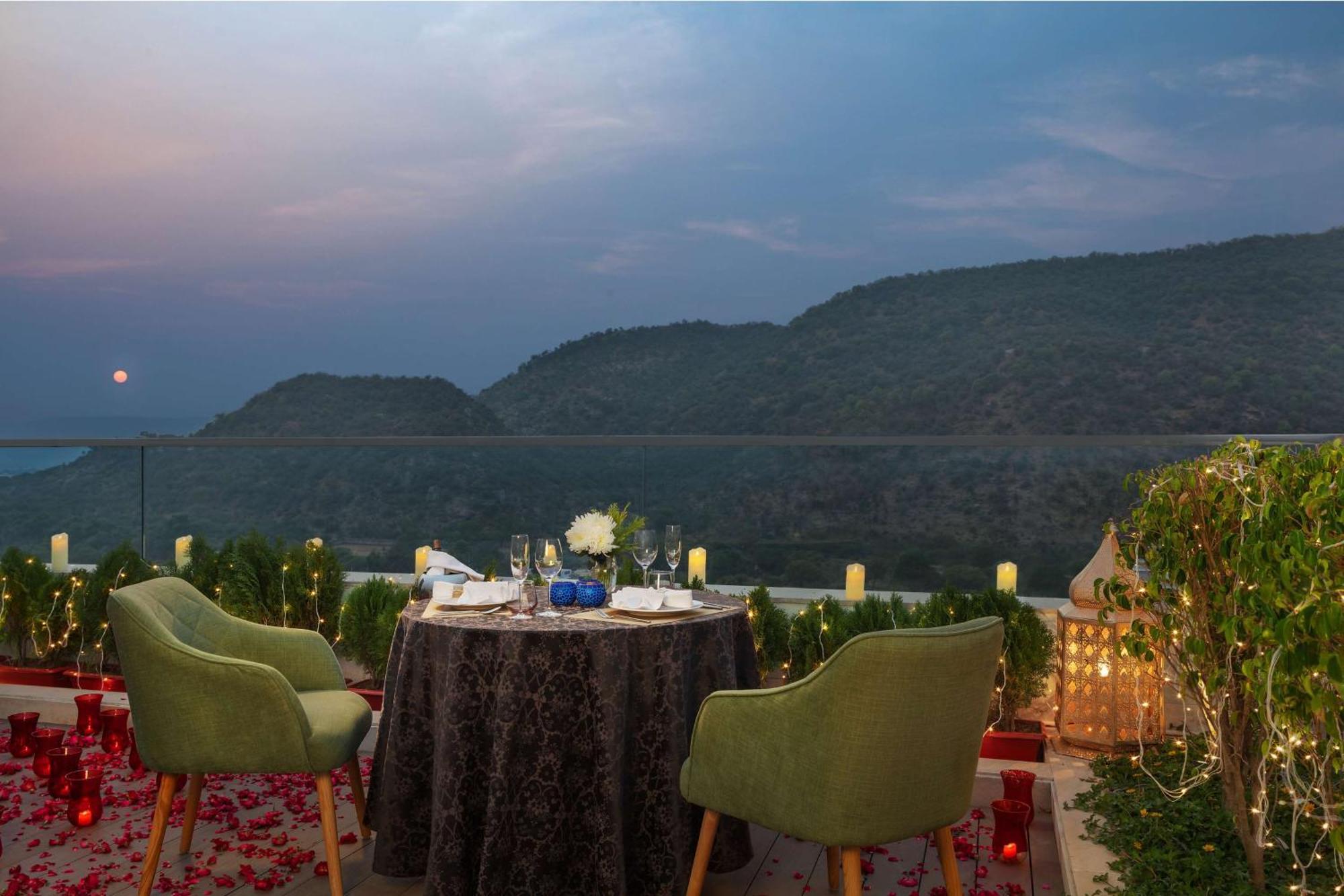 Doubletree By Hilton Jaipur Amer Exteriör bild