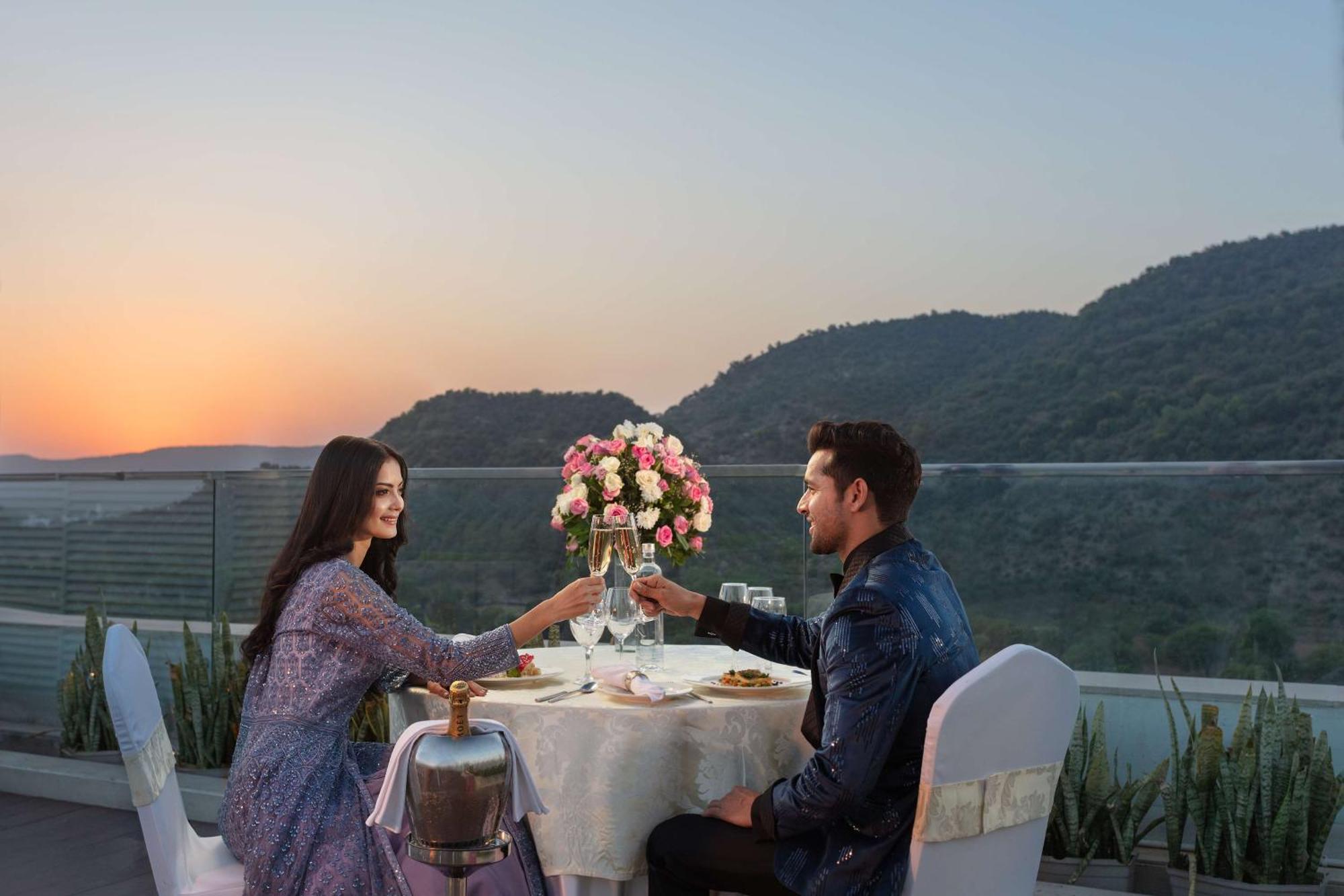 Doubletree By Hilton Jaipur Amer Exteriör bild
