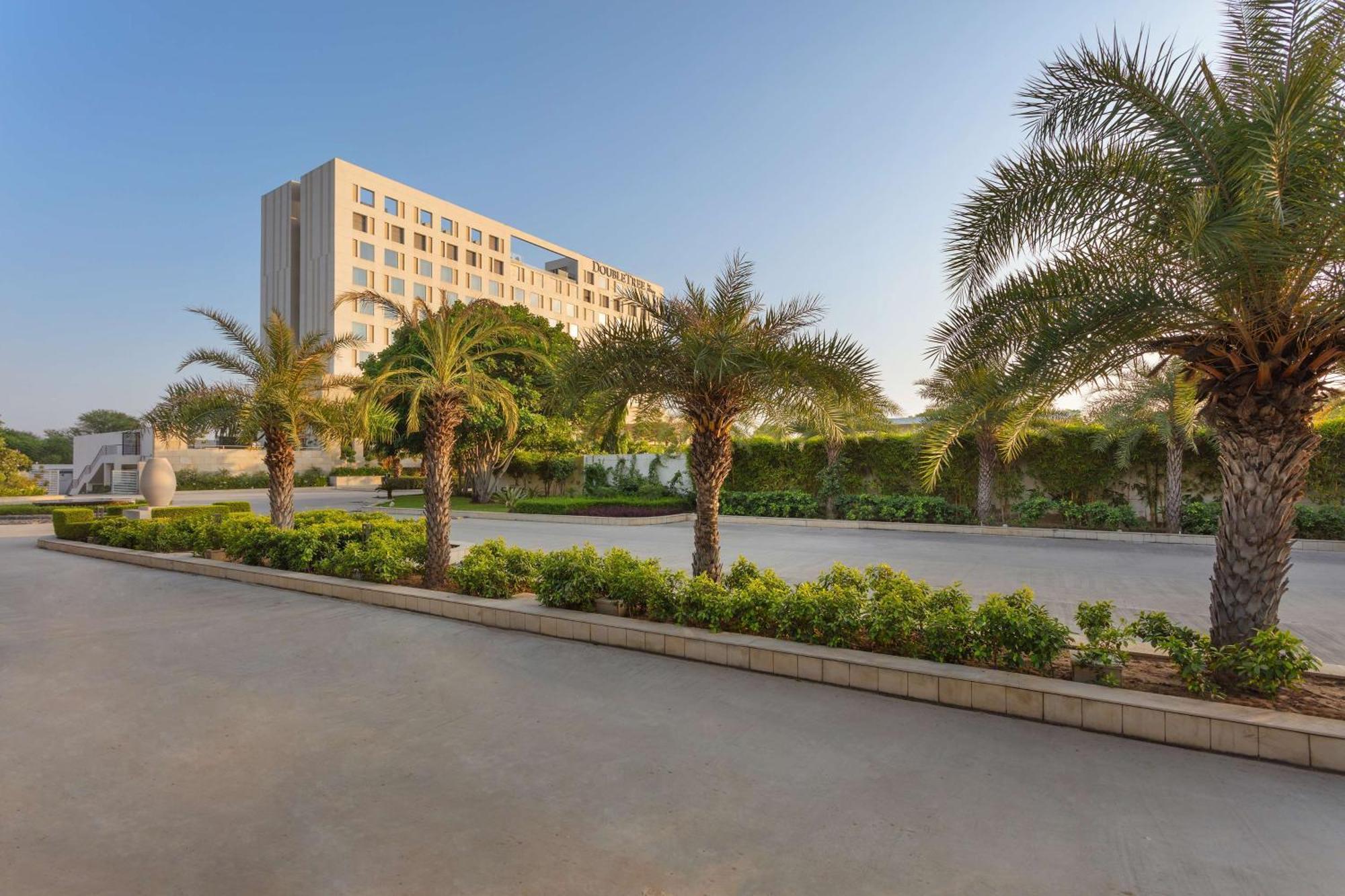 Doubletree By Hilton Jaipur Amer Exteriör bild
